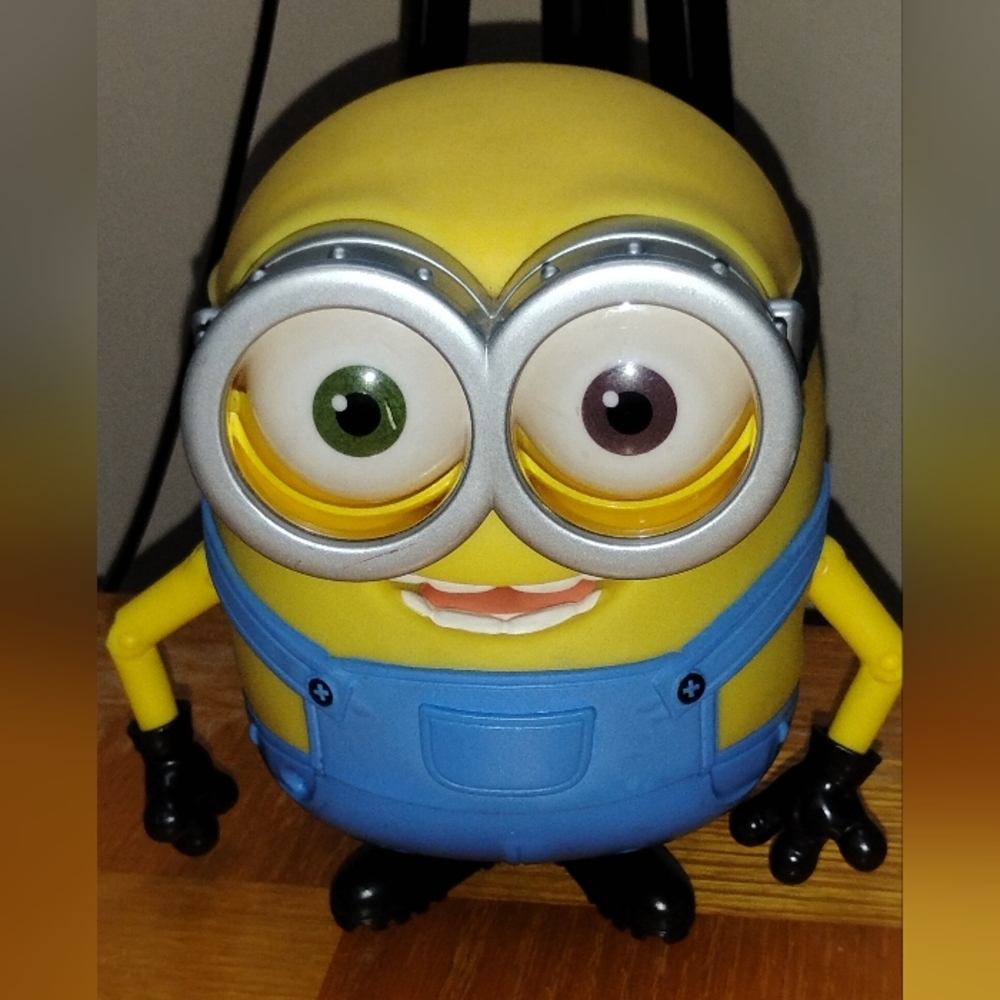 Minion Bob  Talking Action Figure Exclusive Despicable Me Collector`s